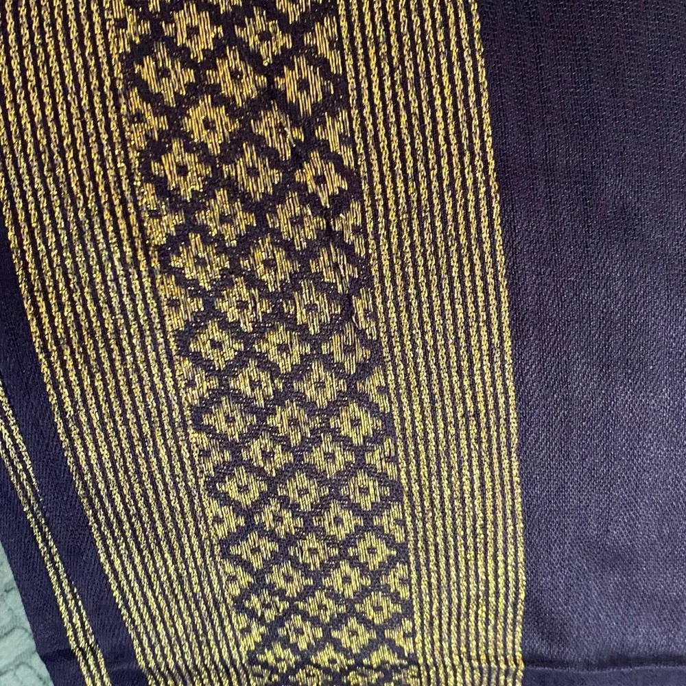 Scarf - Picture 2 of 4